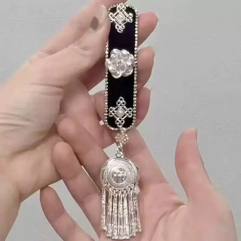 Flower Diamond Bell Long Tassel Hairpin Accessible Luxury Design Ethnic Style Fashionable Hair Accessories Women's Bb Clip — feature 1