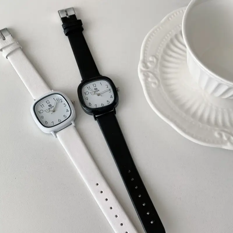 Factory Direct Sales of New Simple and Elegant Ins-Style Quartz Watches for Students and Office Workers, with a Minimalist, Fresh, and Vintage Forest-Style Design