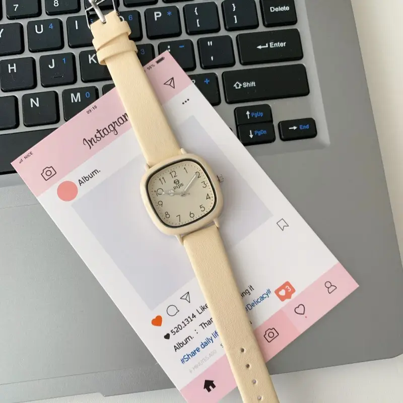 Factory Direct Sales of New Simple and Elegant Ins-Style Quartz Watches for Students and Office Workers, with a Minimalist, Fresh, and Vintage Forest-Style Design