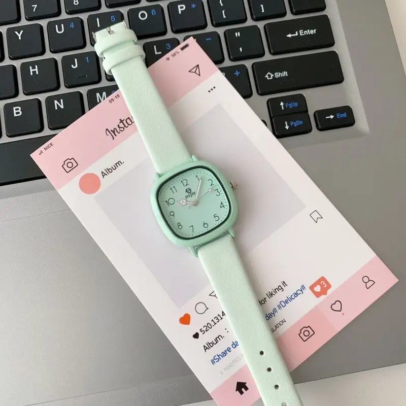 Factory Direct Sales of New Simple and Elegant Ins-Style Quartz Watches for Students and Office Workers, with a Minimalist, Fresh, and Vintage Forest-Style Design