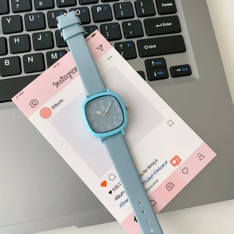 Factory Direct Sales of New Simple and Elegant Ins-Style Quartz Watches for Students and Office Workers, with a Minimalist, Fresh, and Vintage Forest-Style Design