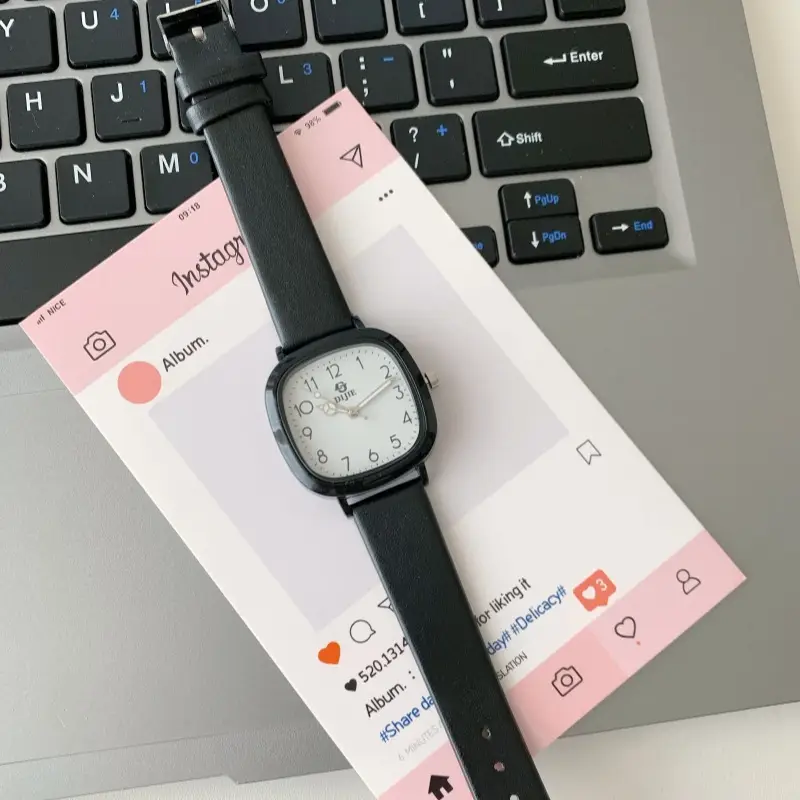 Factory Direct Sales of New Simple and Elegant Ins-Style Quartz Watches for Students and Office Workers, with a Minimalist, Fresh, and Vintage Forest-Style Design