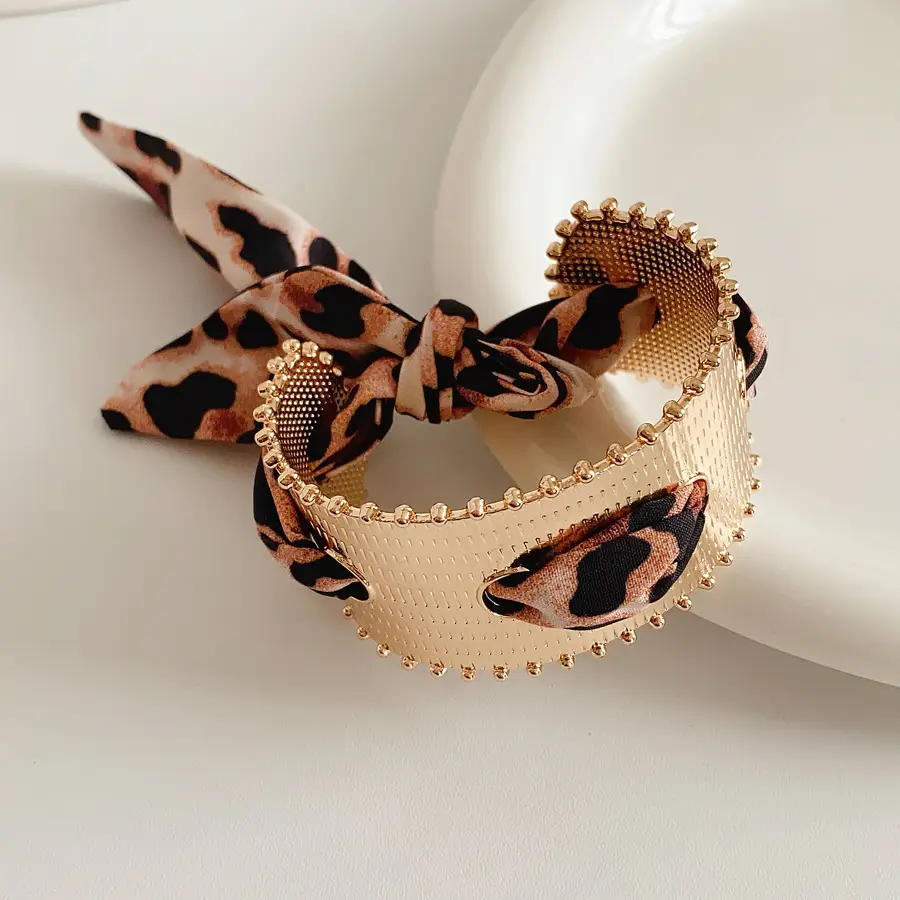 French Autumn and Winter Flocked Leopard Print Wide Open Bracelet Light Luxury High-End Bracelet Retro Ethnic Style Versatile Bracelet — feature 11