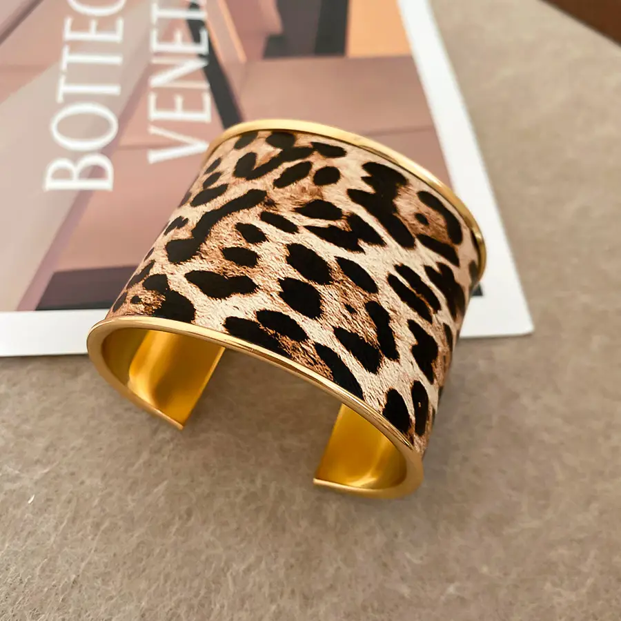 French Autumn and Winter Flocked Leopard Print Wide Open Bracelet Light Luxury High-End Bracelet Retro Ethnic Style Versatile Bracelet — feature 6