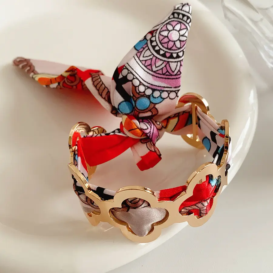French Autumn and Winter Flocked Leopard Print Wide Open Bracelet Light Luxury High-End Bracelet Retro Ethnic Style Versatile Bracelet