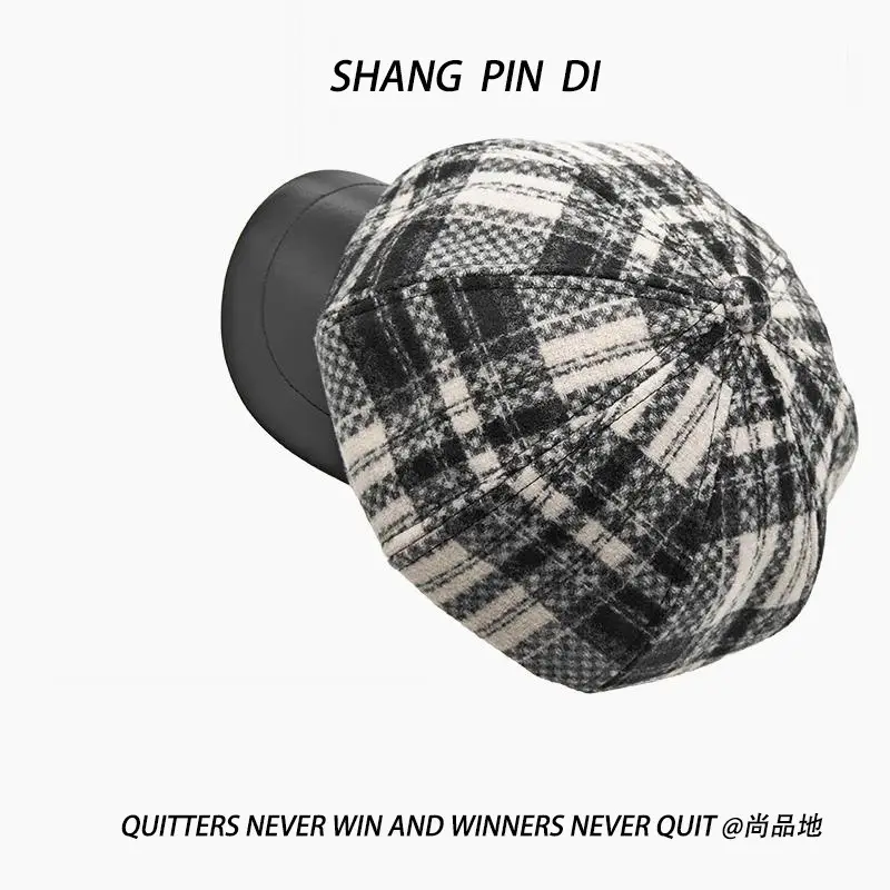Tweed Plaid Duck Tongue Hat British Style — feature 3