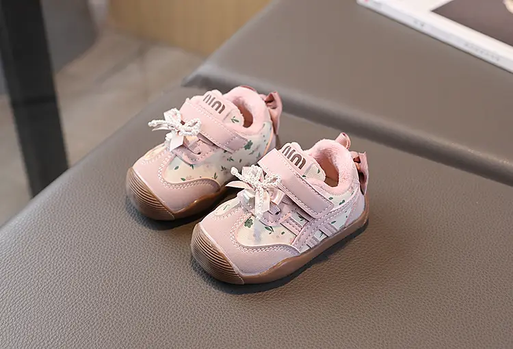 Winter Fleece Toddler Shoes for Girls 1-3Yr Closed Toe Non-Slip — feature 2