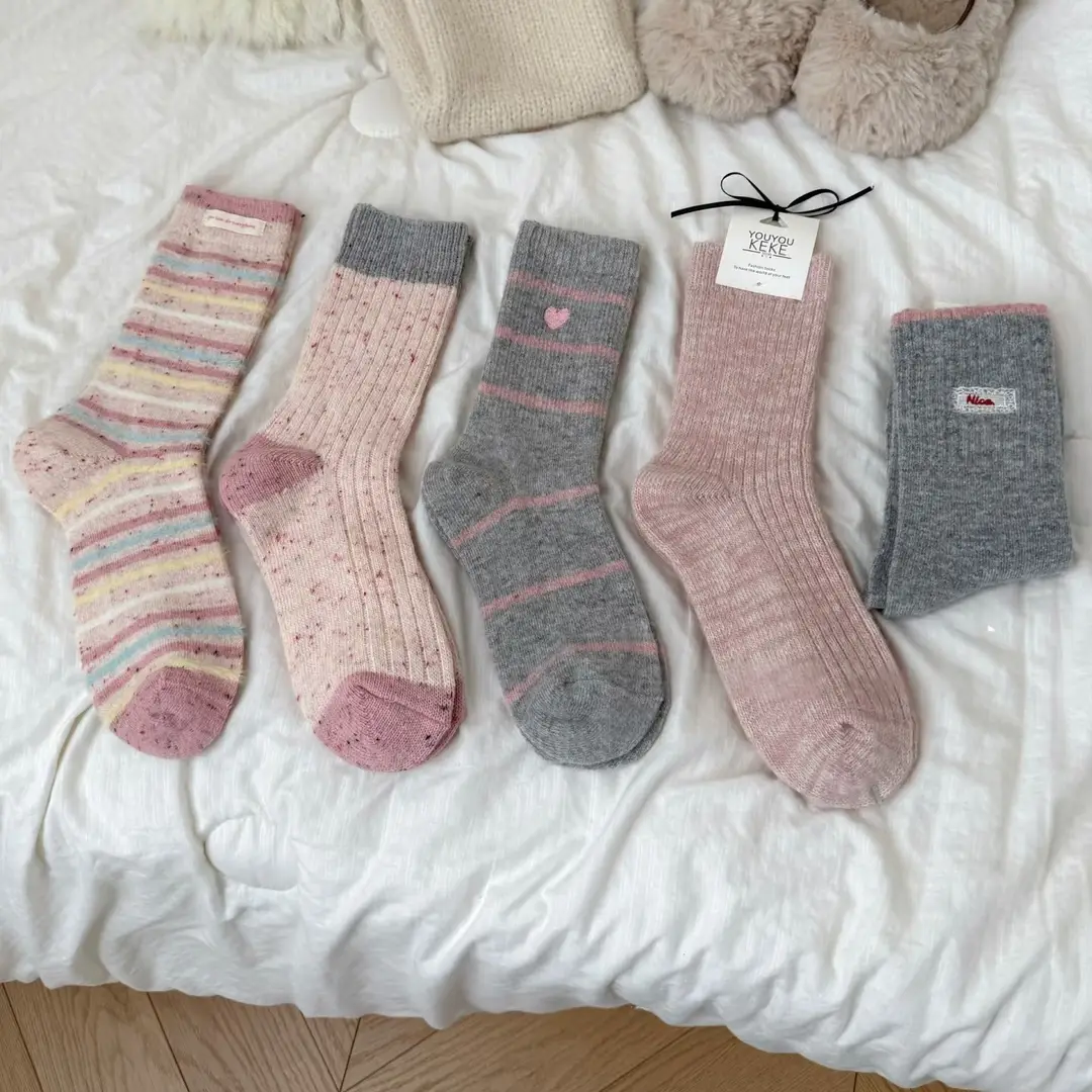 Soft Wool Socks for Women, Autumn and Winter Mid-Calf Cashmere Thick Warm Long Socks, Japanese Sweet Slouch Socks for Winter