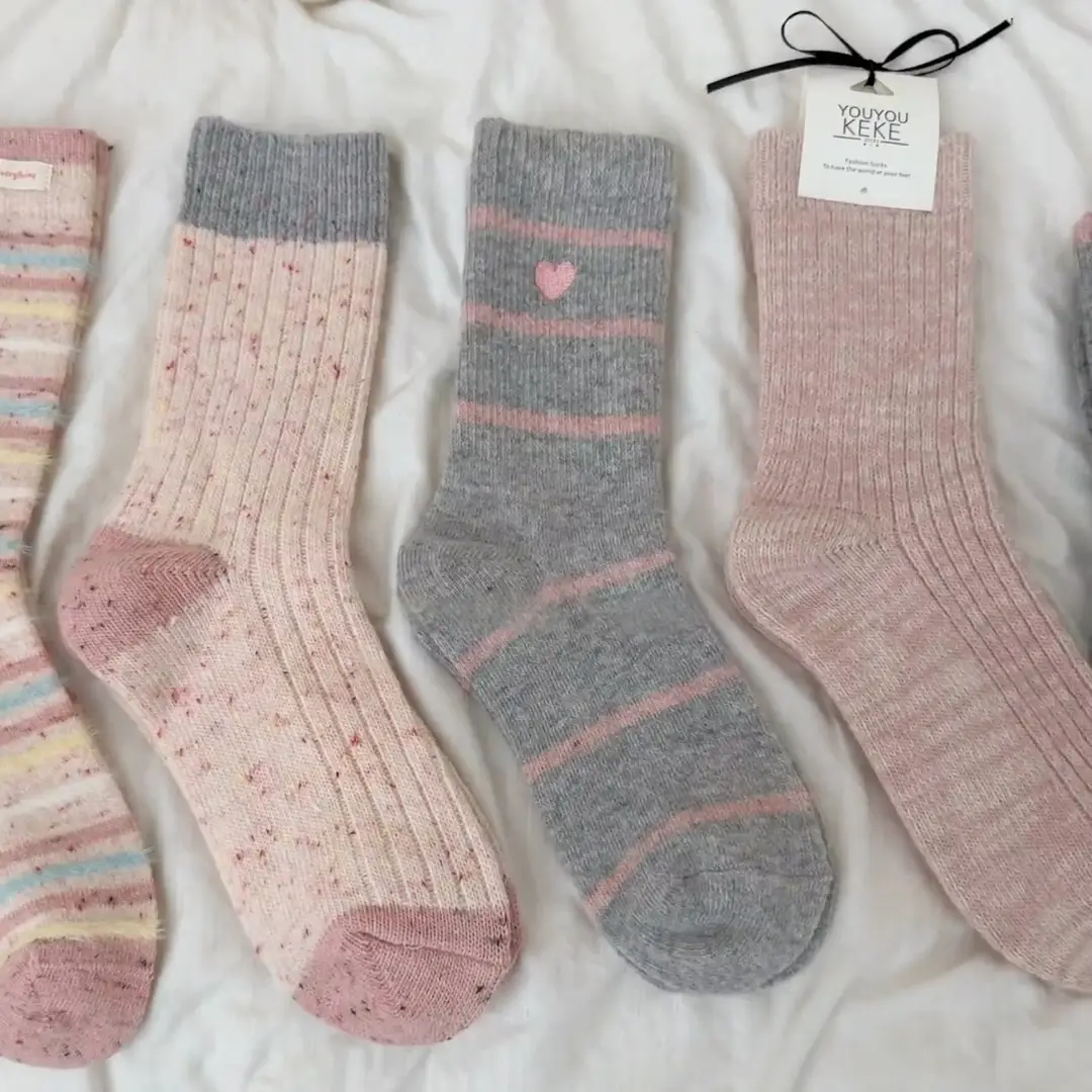 Soft Wool Socks for Women, Autumn and Winter Mid-Calf Cashmere Thick Warm Long Socks, Japanese Sweet Slouch Socks for Winter — feature 7