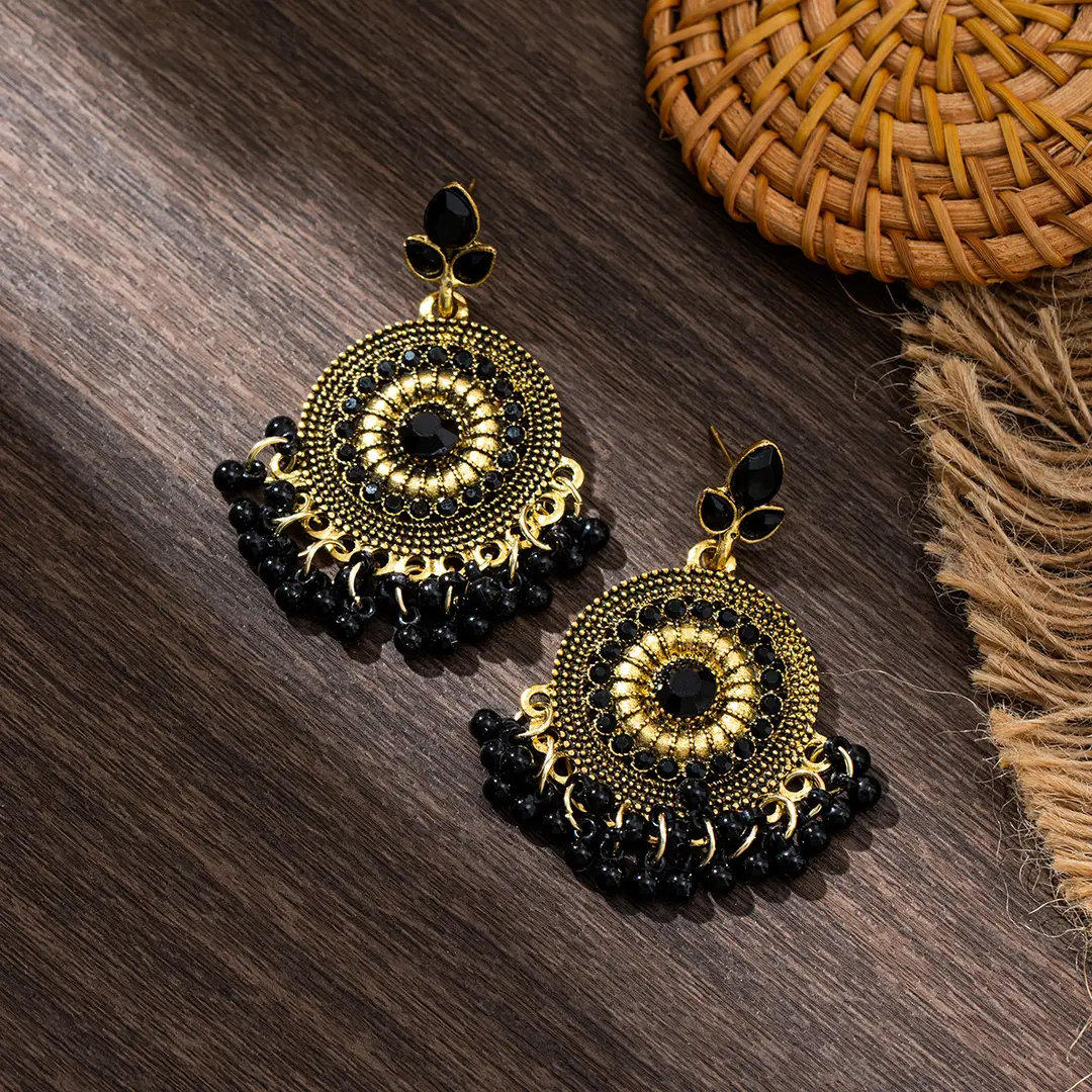Round Full Diamond Pearl Tassel Earrings, Exotic Crystal Long Ethnic Style Beaded Gold Earrings, Travel Street Photography — feature 13