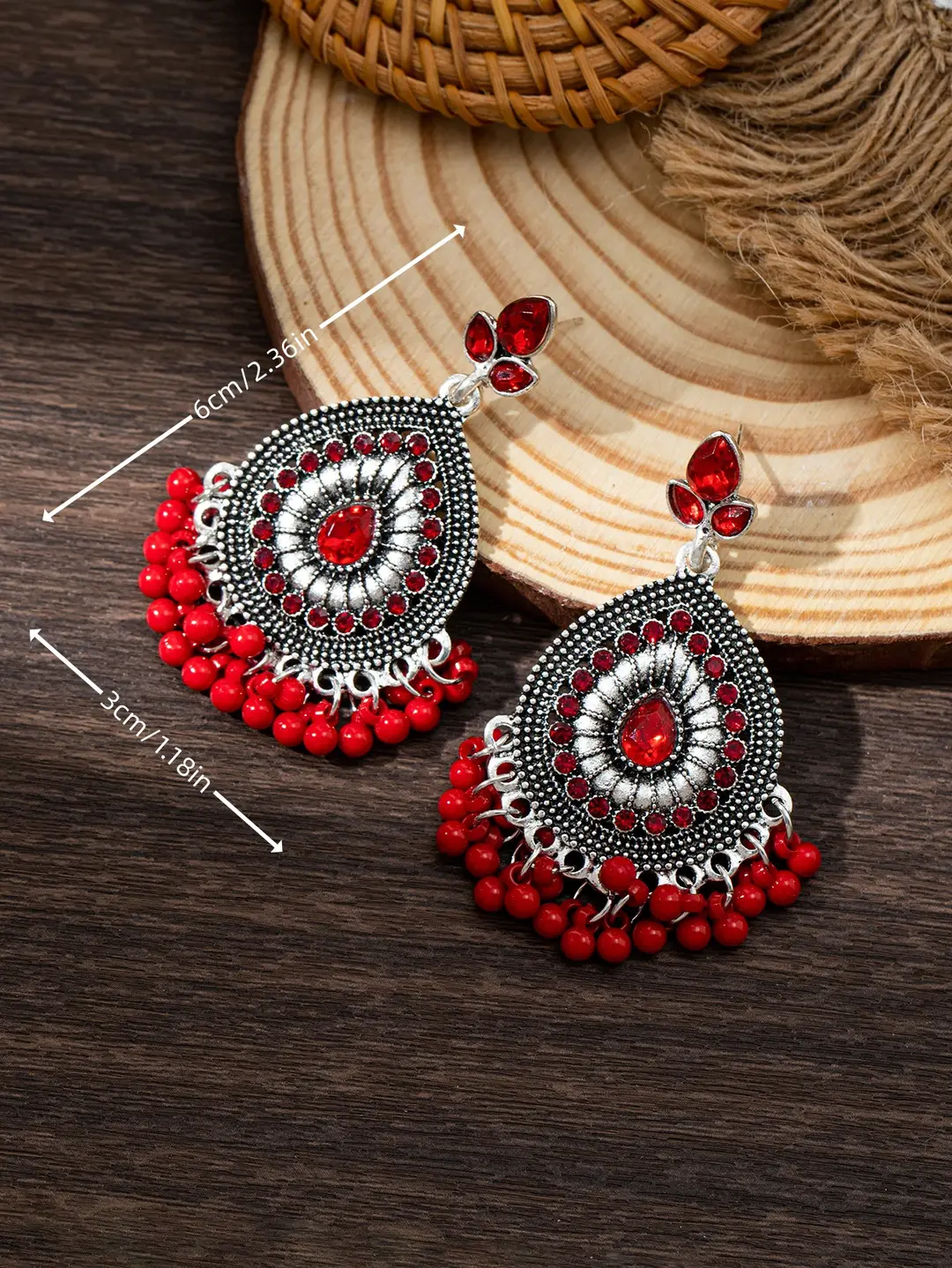 Round Full Diamond Pearl Tassel Earrings, Exotic Crystal Long Ethnic Style Beaded Gold Earrings, Travel Street Photography — feature 14