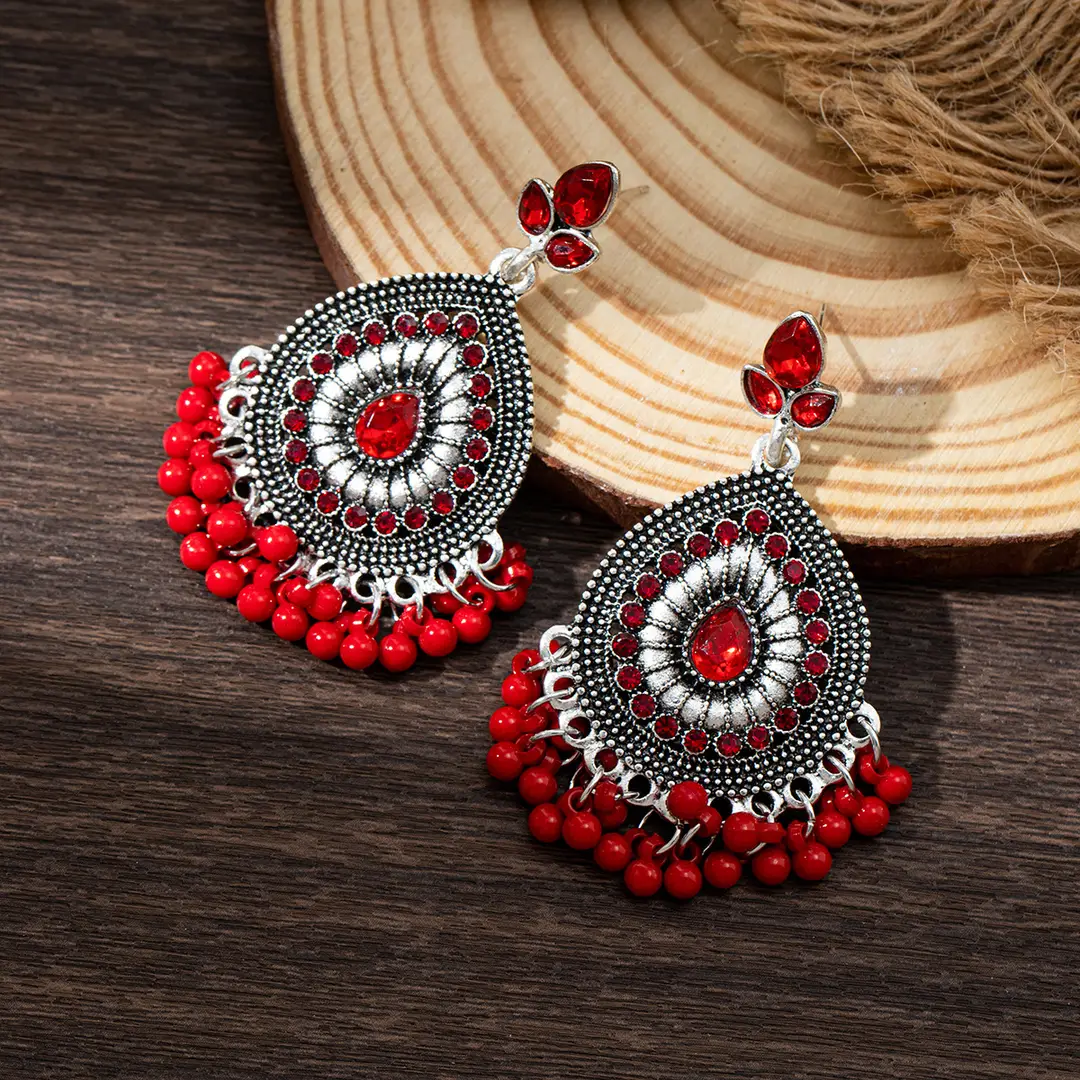 Round Full Diamond Pearl Tassel Earrings, Exotic Crystal Long Ethnic Style Beaded Gold Earrings, Travel Street Photography — feature 16