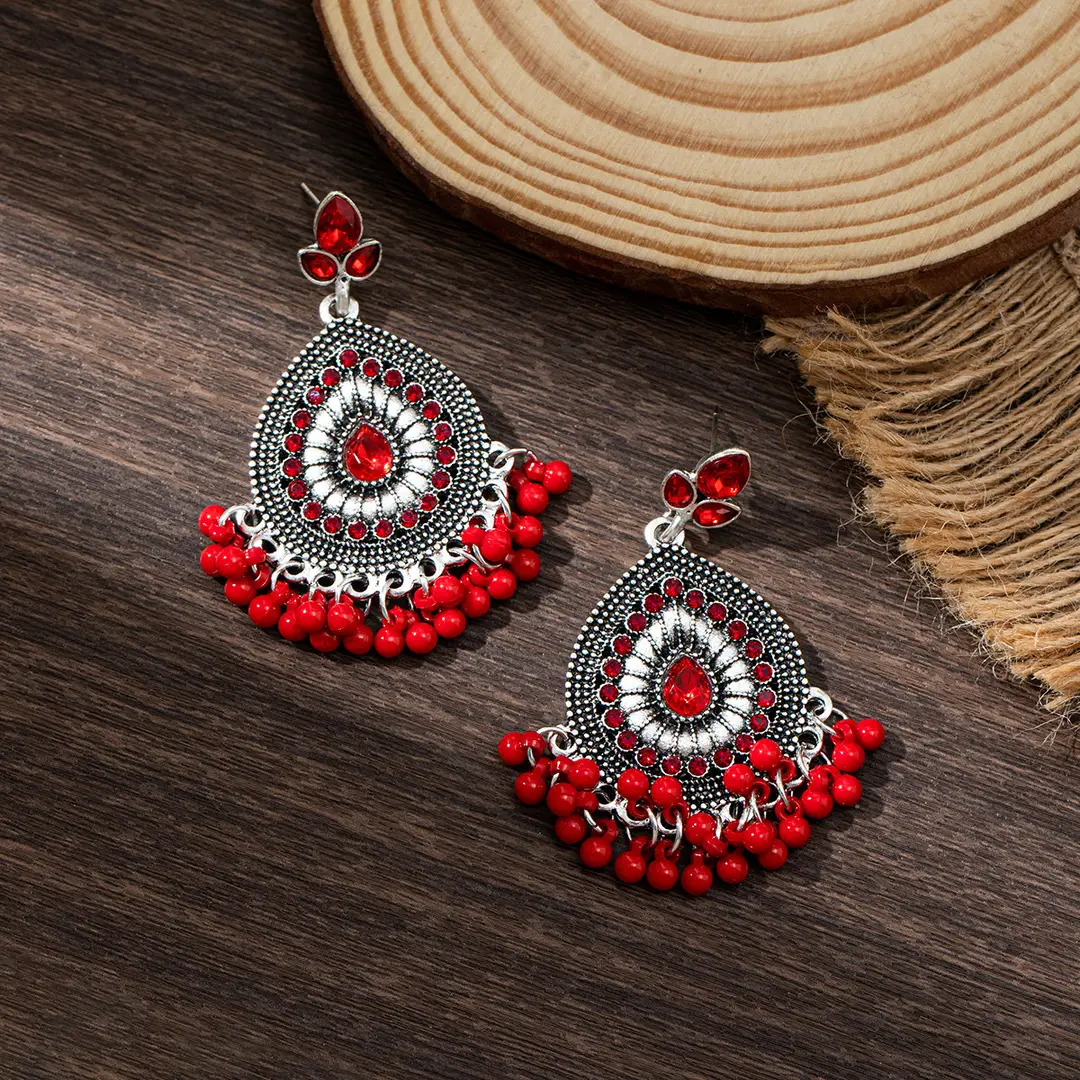 Round Full Diamond Pearl Tassel Earrings, Exotic Crystal Long Ethnic Style Beaded Gold Earrings, Travel Street Photography — feature 17