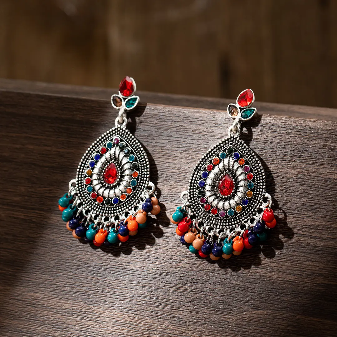 Round Full Diamond Pearl Tassel Earrings, Exotic Crystal Long Ethnic Style Beaded Gold Earrings, Travel Street Photography — feature 18