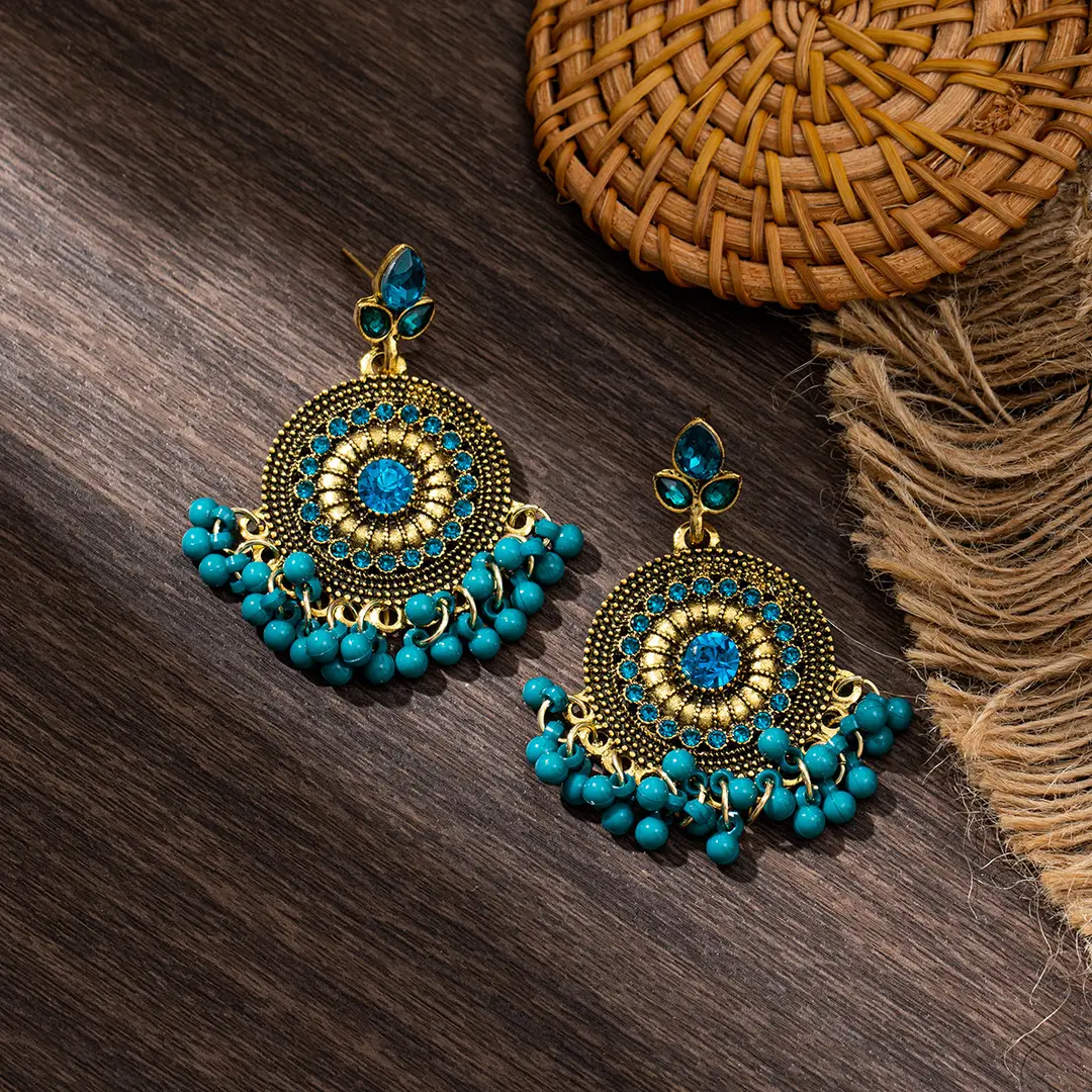 Round Full Diamond Pearl Tassel Earrings, Exotic Crystal Long Ethnic Style Beaded Gold Earrings, Travel Street Photography — feature 2