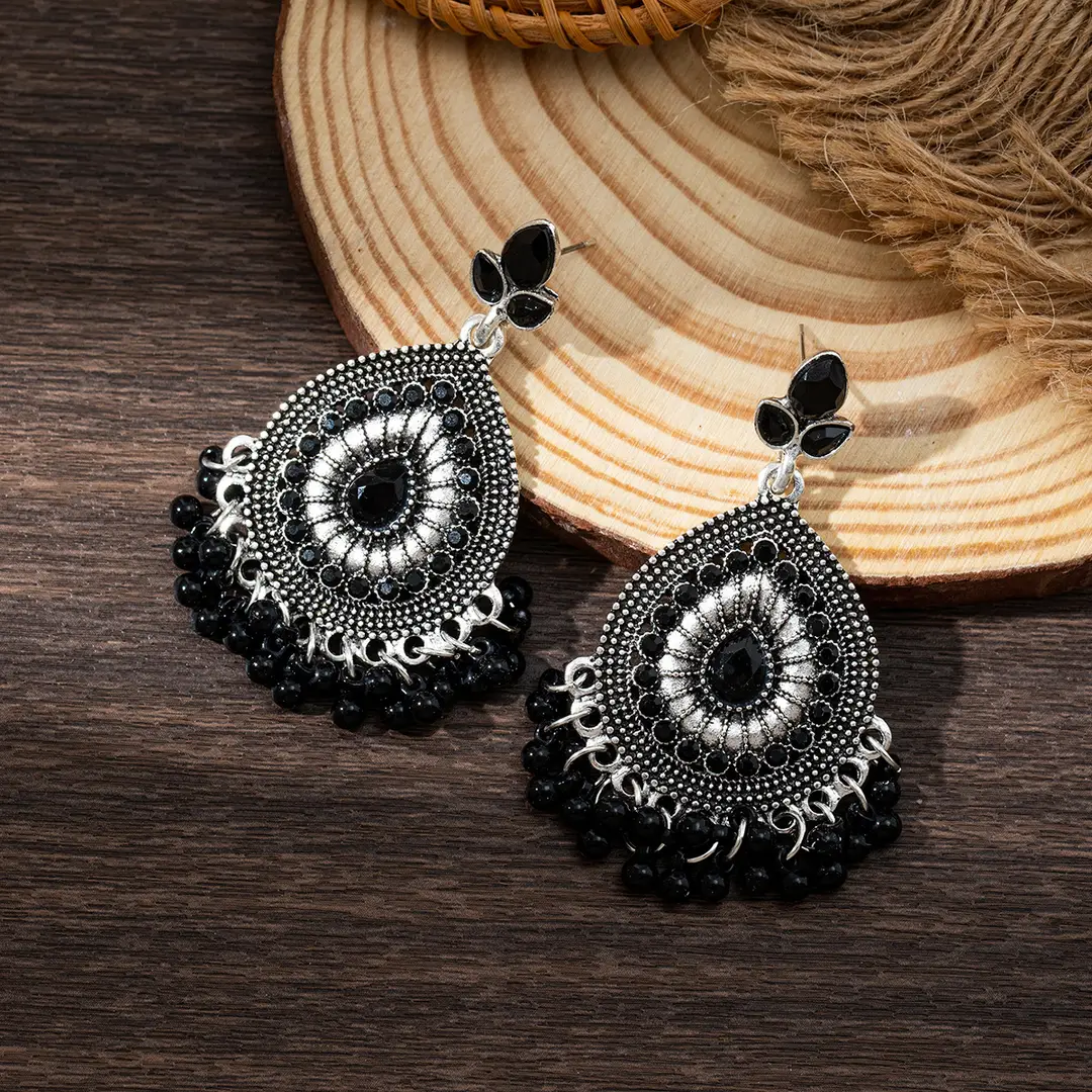 Round Full Diamond Pearl Tassel Earrings, Exotic Crystal Long Ethnic Style Beaded Gold Earrings, Travel Street Photography — feature 23