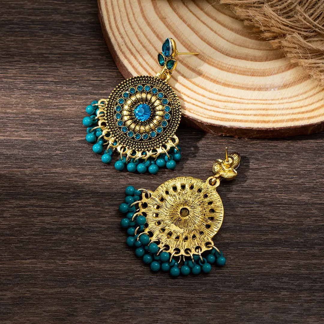 Round Full Diamond Pearl Tassel Earrings, Exotic Crystal Long Ethnic Style Beaded Gold Earrings, Travel Street Photography — feature 4