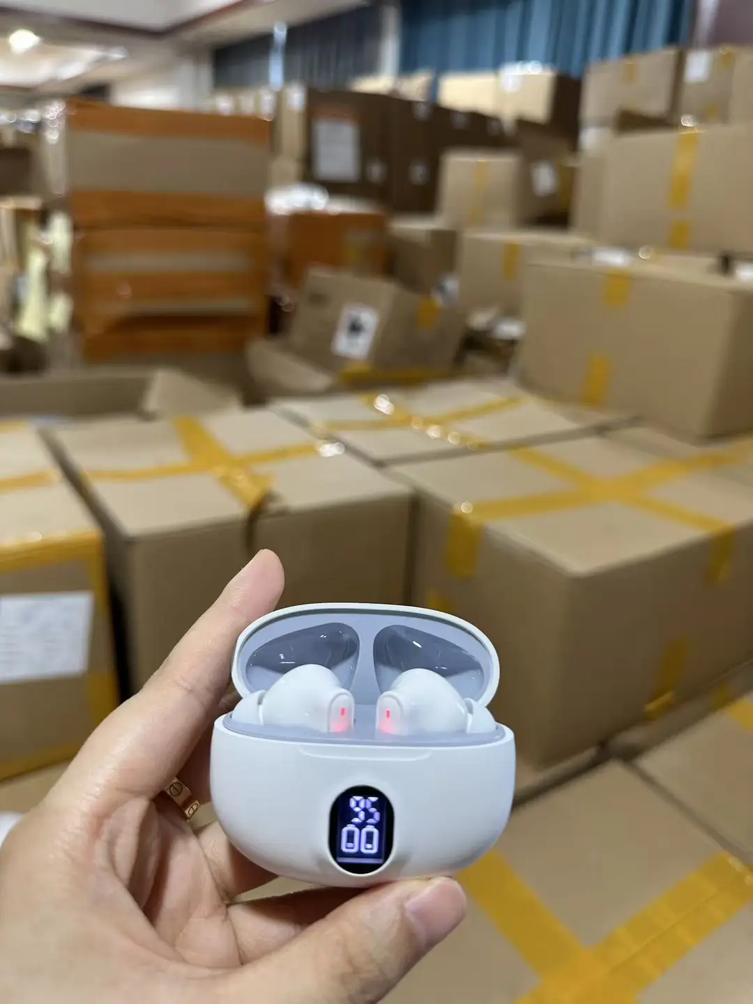 2025 New Semi-In-Ear Bluetooth Headset Wireless Dynamic Noise Reduction Bluetooth Headset Ultra-Long Battery Life Digital Display Bluetooth Headset