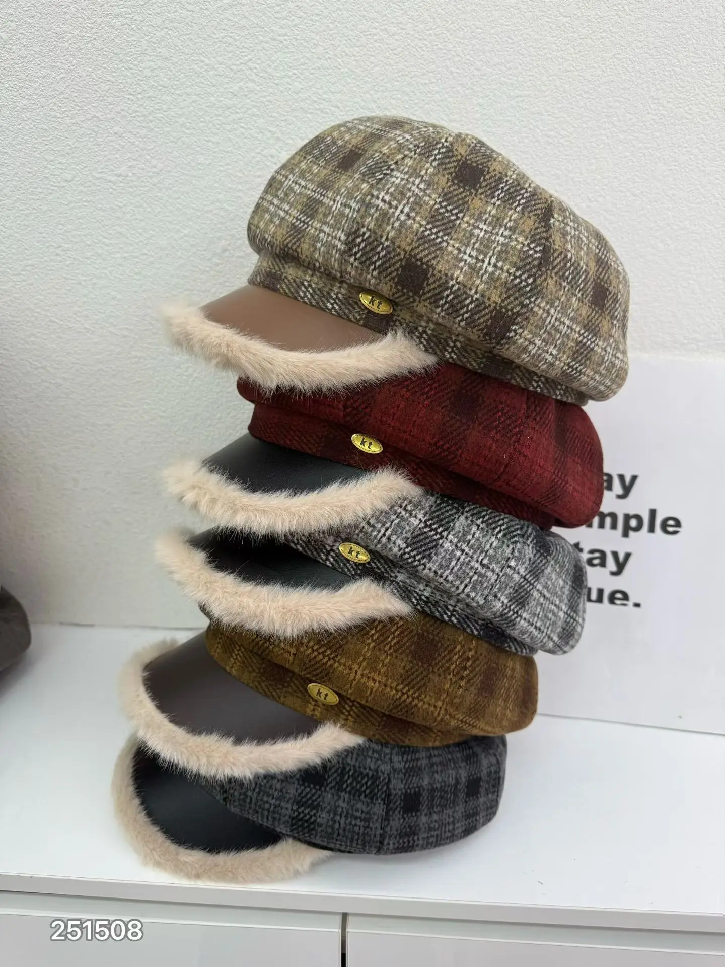 Women Korean Style Plaid Warm Brim Hat — feature 1
