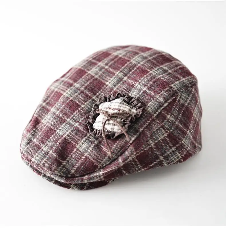 Women Retro Plaid Duckbill Hat with Smiley Button — feature 11
