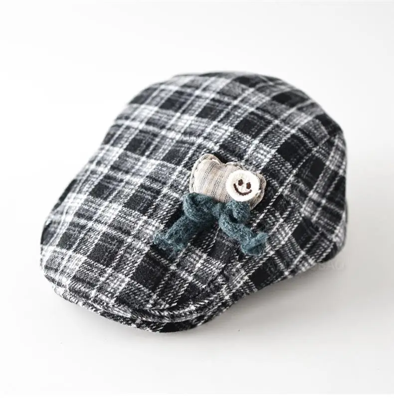 Women Retro Plaid Duckbill Hat with Smiley Button — feature 12