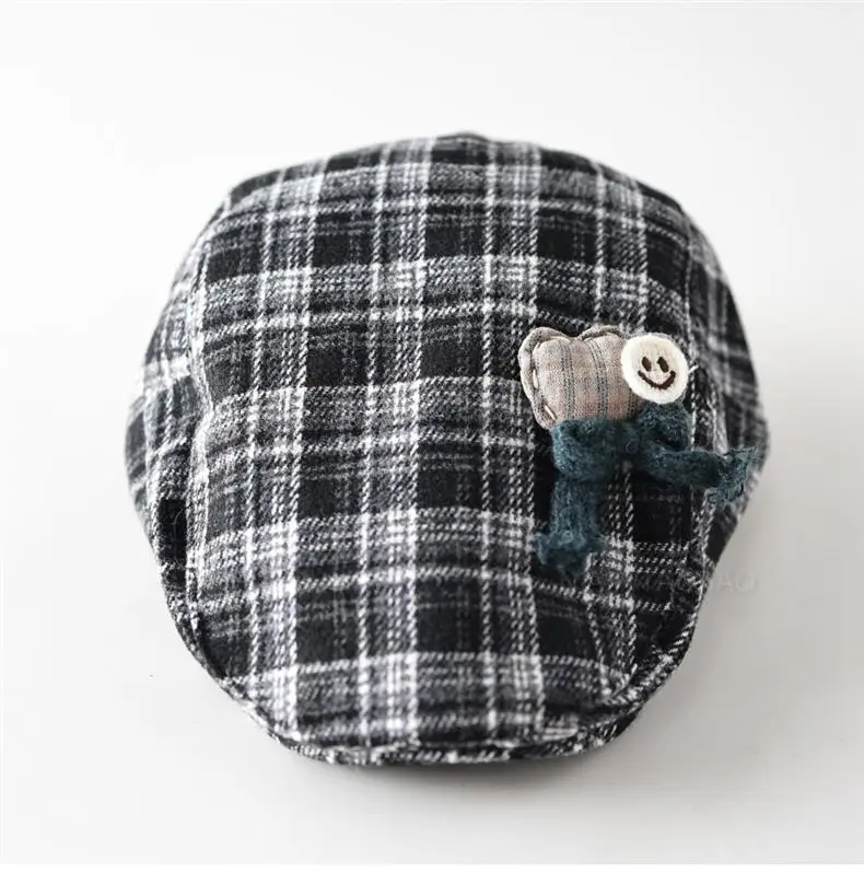 Women Retro Plaid Duckbill Hat with Smiley Button — feature 13