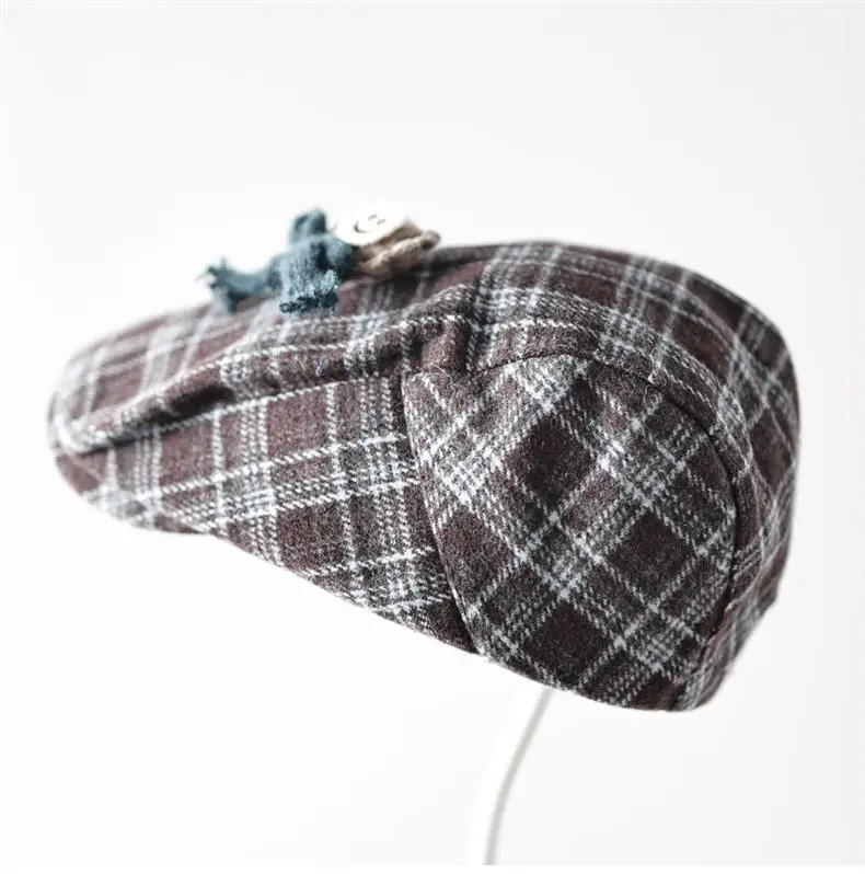 Women Retro Plaid Duckbill Hat with Smiley Button — feature 6