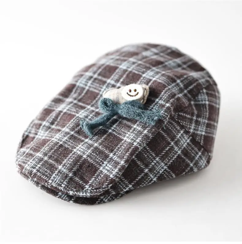 Women Retro Plaid Duckbill Hat with Smiley Button — feature 7