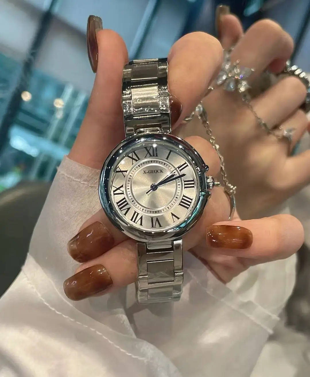 Swiss Same Style Women's Watch Niche Light Luxury Women's Fully Automatic Non-Mechanical Watch Waterproof High-End Gift for Girlfriend — feature 2