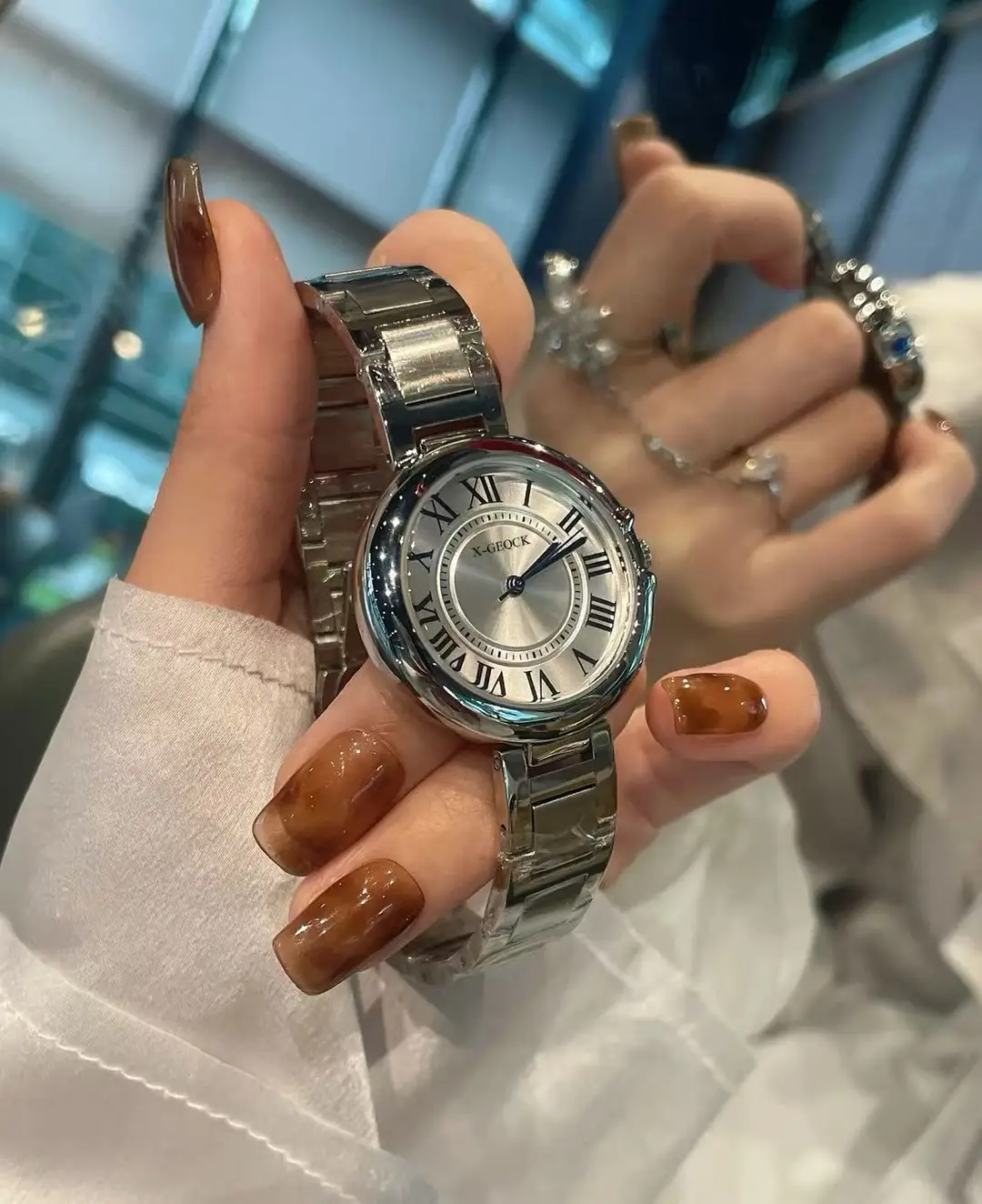 Swiss Same Style Women's Watch Niche Light Luxury Women's Fully Automatic Non-Mechanical Watch Waterproof High-End Gift for Girlfriend — feature 4