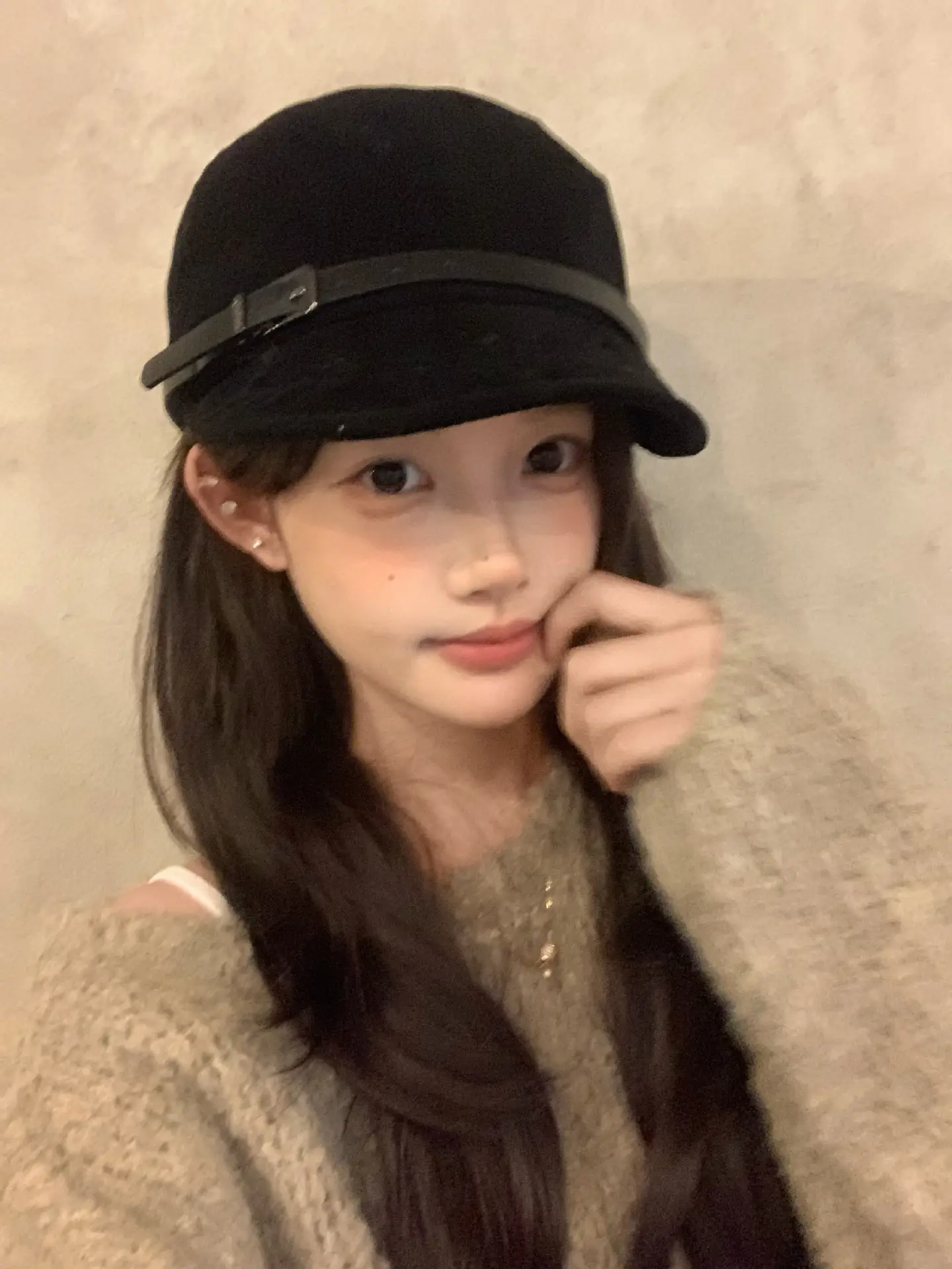 Women Suede Flat Cap with Leather Buckle Autumn Winter — feature 2