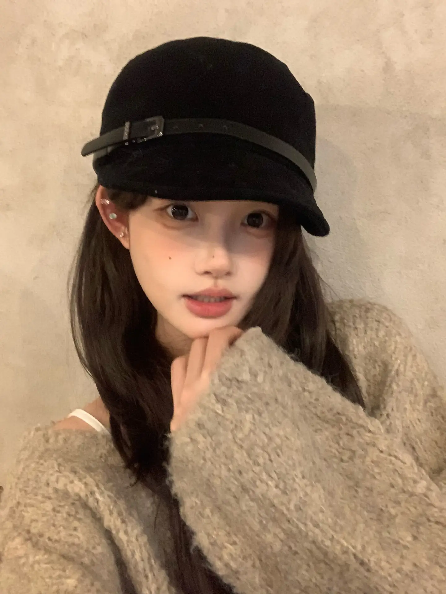 Women Suede Flat Cap with Leather Buckle Autumn Winter — feature 4