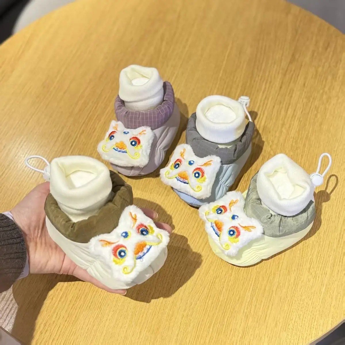 Baby Velvet Anti-Slip Socks with Cute Faces — feature 9
