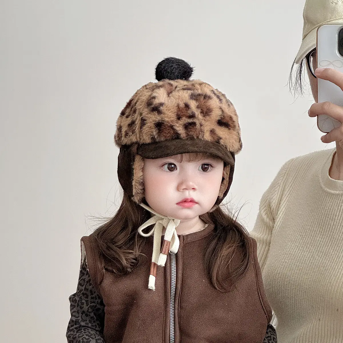 Baby Winter Plush Hat with Leopard Print Ear Protection — feature 2
