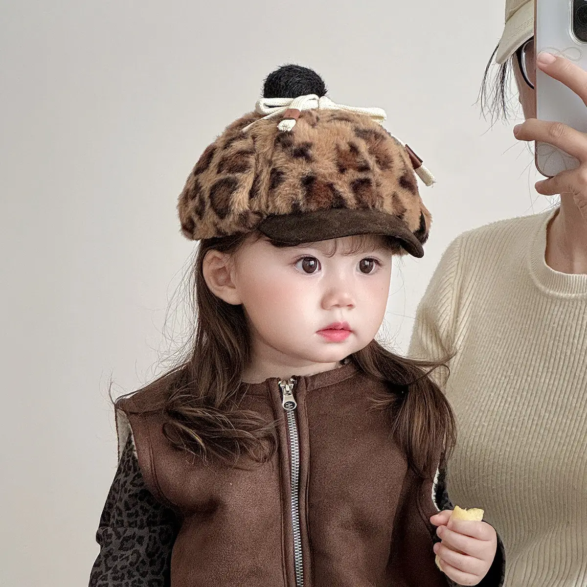 Baby Winter Plush Hat with Leopard Print Ear Protection — feature 3