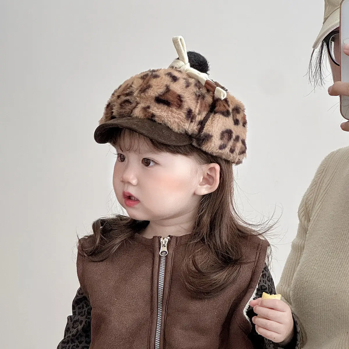 Baby Winter Plush Hat with Leopard Print Ear Protection — feature 5