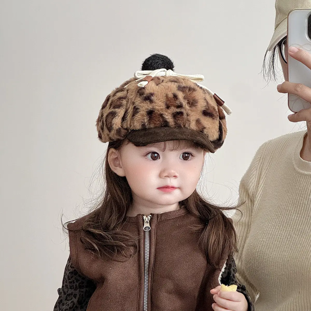 Baby Winter Plush Hat with Leopard Print Ear Protection — feature 7