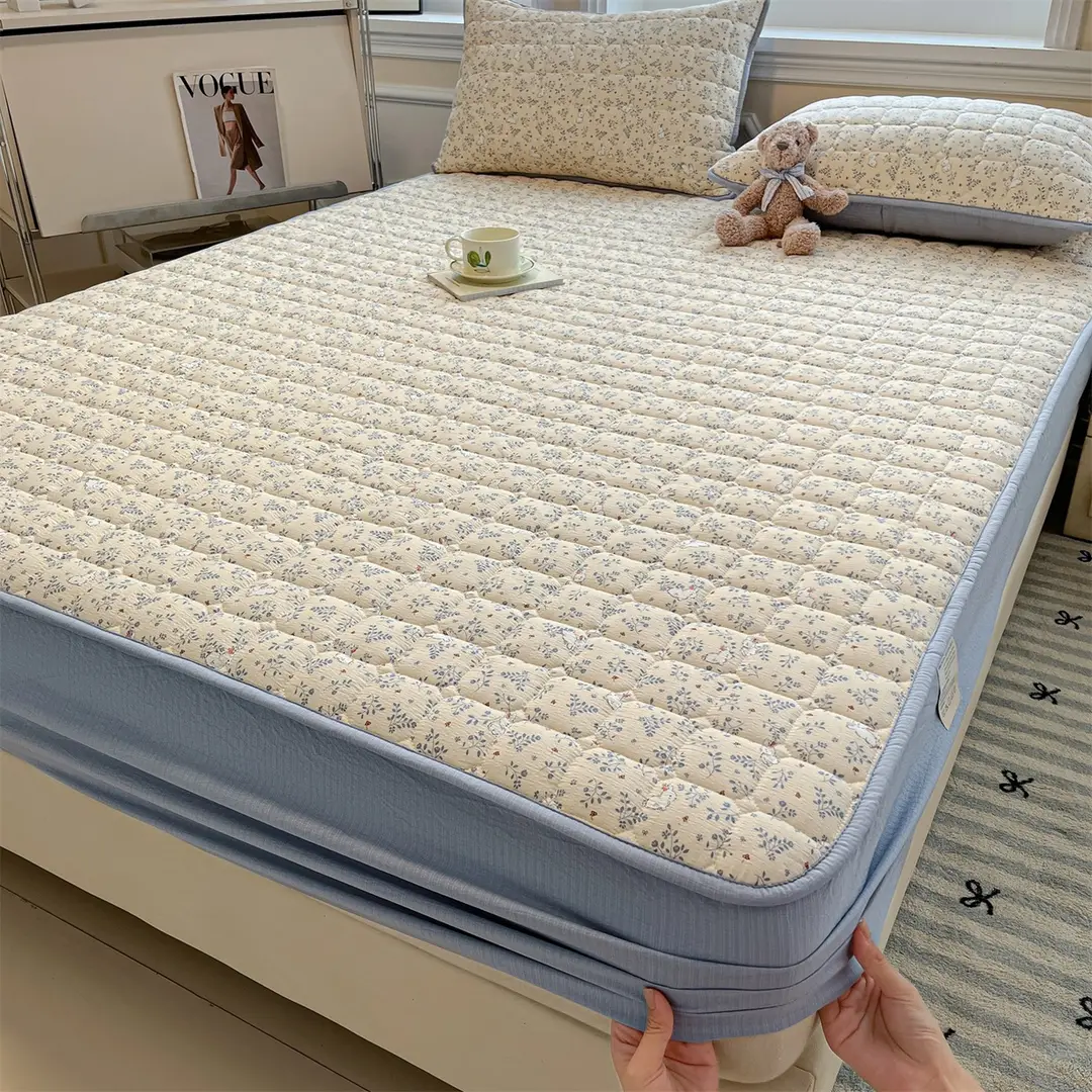 Class a Waterproof Fitted Sheet with Wrinkled Yarn Print, Quilted and Thickened, Dustproof, Non-Slip, Urine-Proof Mattress Protector for Simmons Mattresses