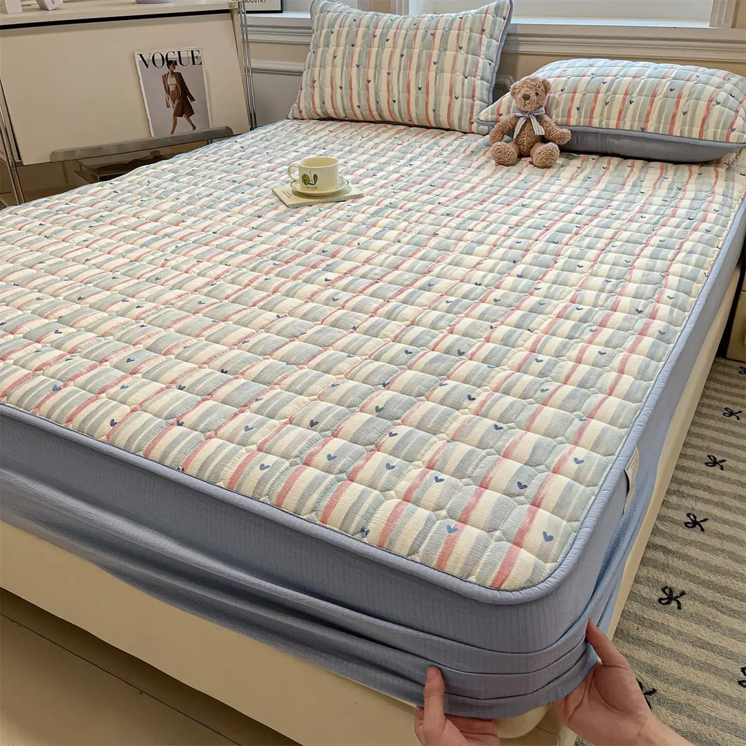 Class a Waterproof Fitted Sheet with Wrinkled Yarn Print, Quilted and Thickened, Dustproof, Non-Slip, Urine-Proof Mattress Protector for Simmons Mattresses