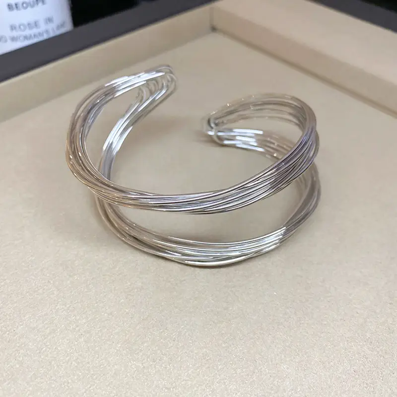 European and American Metal Heavy Industry Open Bracelet New Fashion Exquisite Attendance Armband Accessible Luxury High-End Design Hand Jewelry for Women