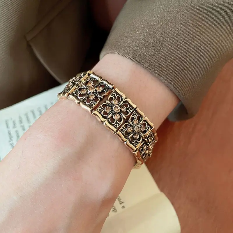 European and American Metal Heavy Industry Open Bracelet New Fashion Exquisite Attendance Armband Accessible Luxury High-End Design Hand Jewelry for Women