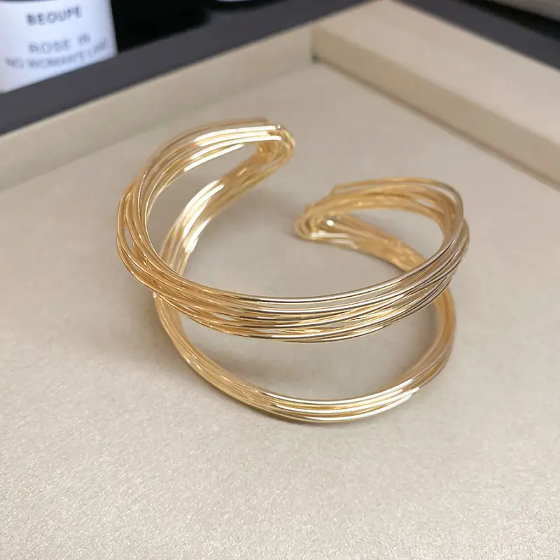 European and American Metal Heavy Industry Open Bracelet New Fashion Exquisite Attendance Armband Accessible Luxury High-End Design Hand Jewelry for Women