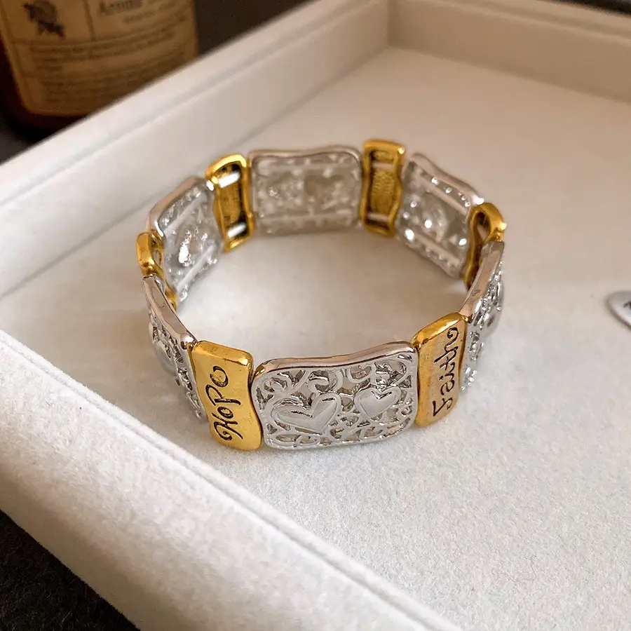 European and American Metal Heavy Industry Open Bracelet New Fashion Exquisite Attendance Armband Accessible Luxury High-End Design Hand Jewelry for Women