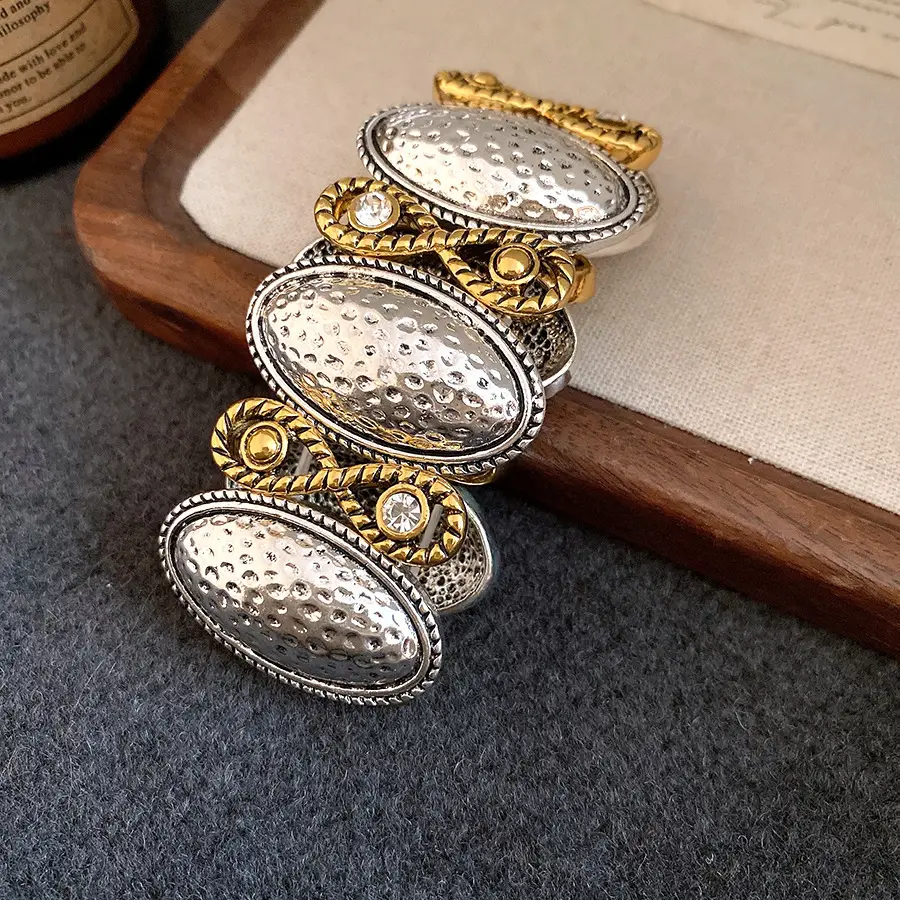 European and American Metal Heavy Industry Open Bracelet New Fashion Exquisite Attendance Armband Accessible Luxury High-End Design Hand Jewelry for Women