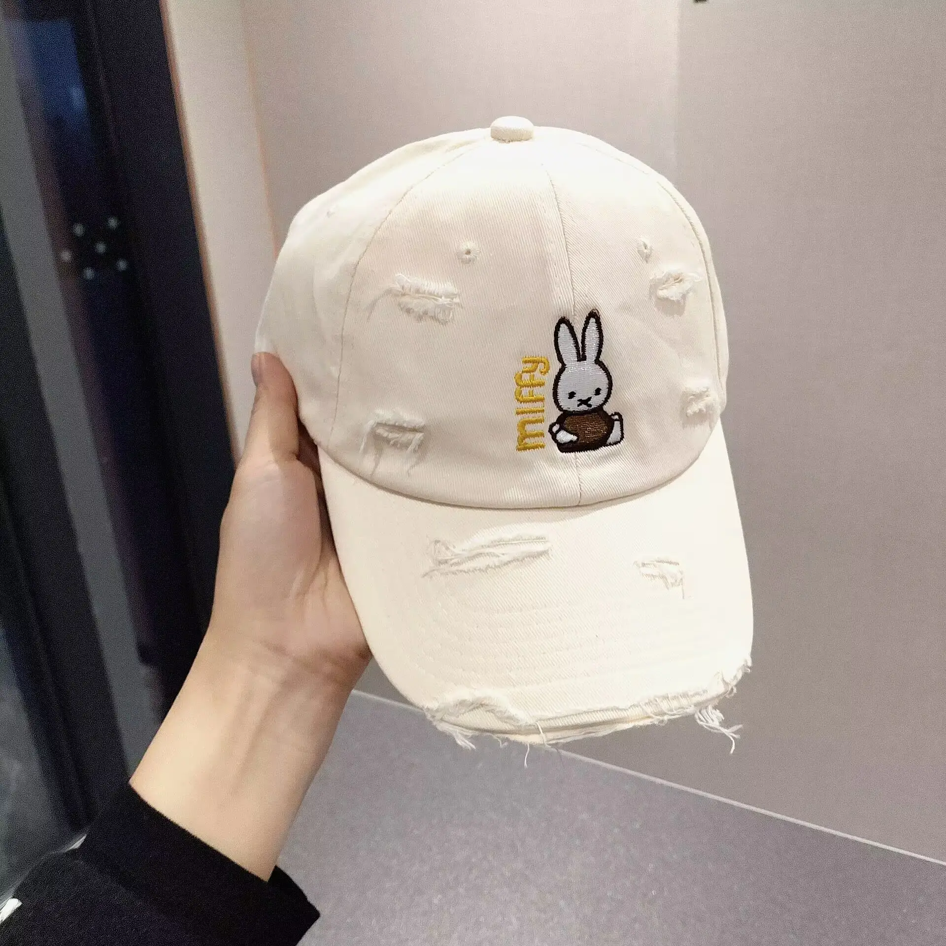 New Miffy Rabbit Baseball Cap White Embroidered — feature 4