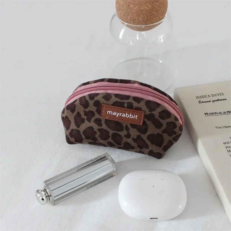 Retro Leopard Print Suede Coin Purse Large Storage Bag — feature 5