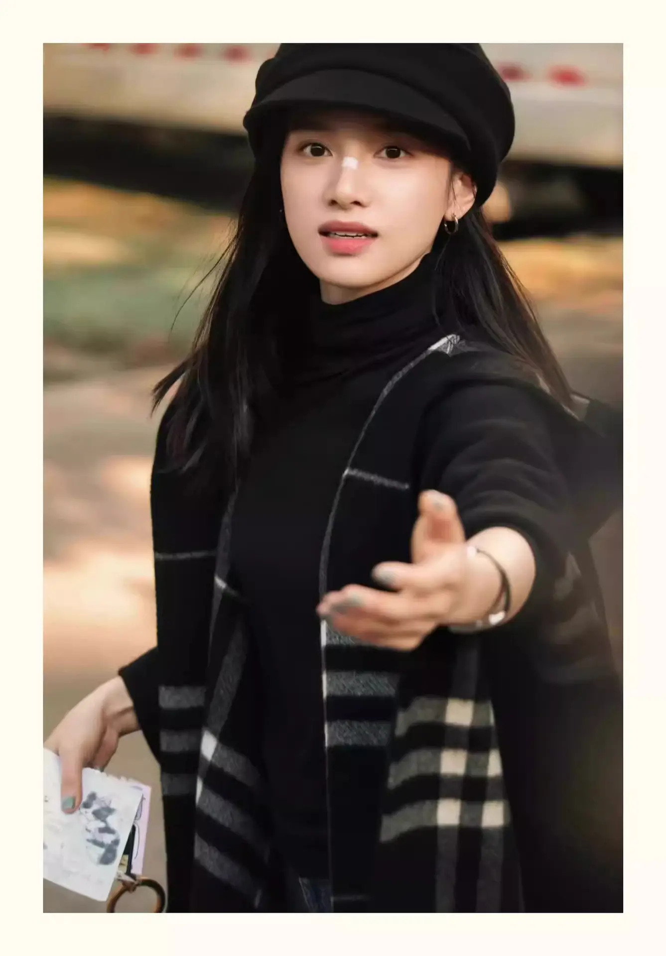Women Black Wool Beret Peaked Cap Winter Warm — feature 5