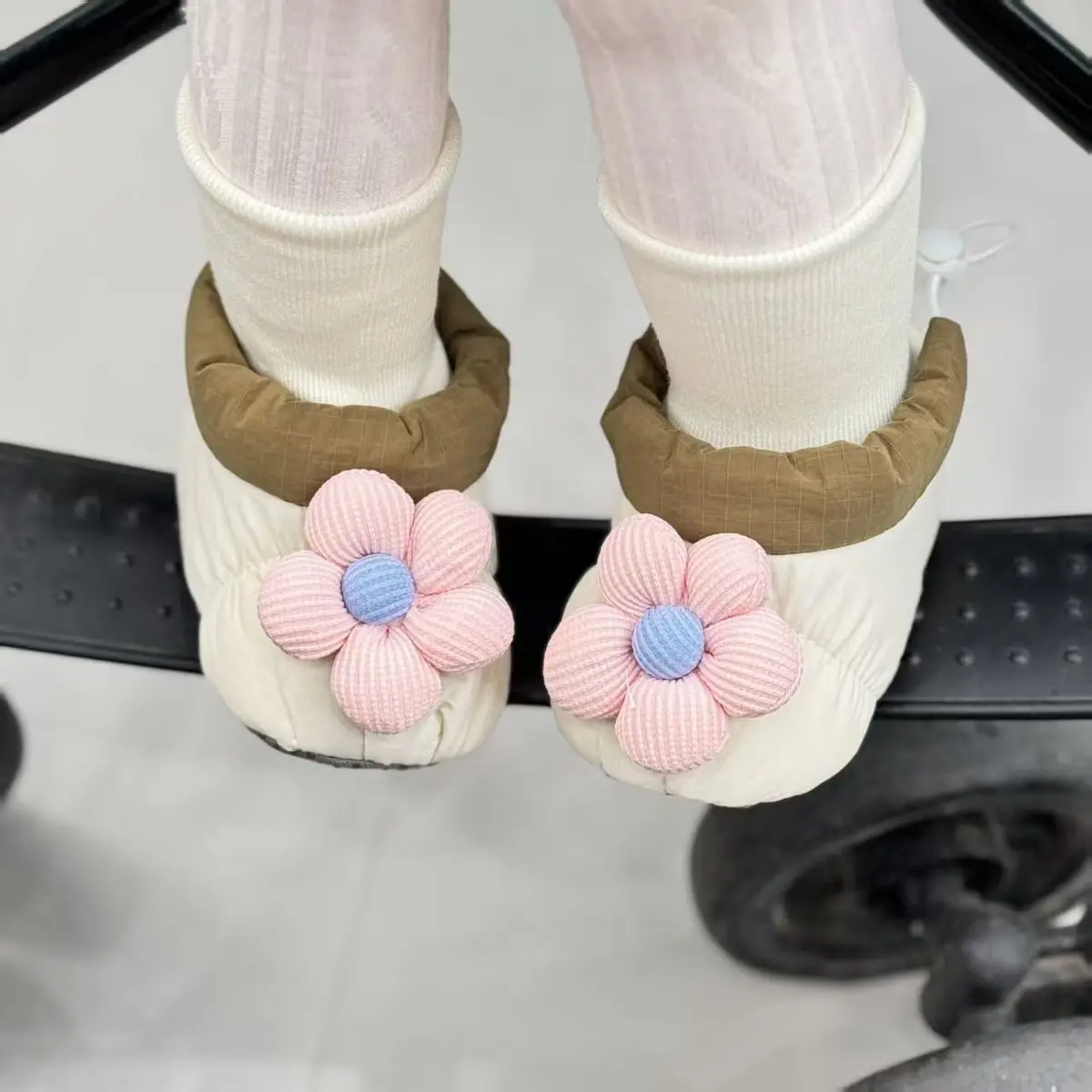 Baby Winter Warm Cartoon Shoes with Floral Design — feature 7
