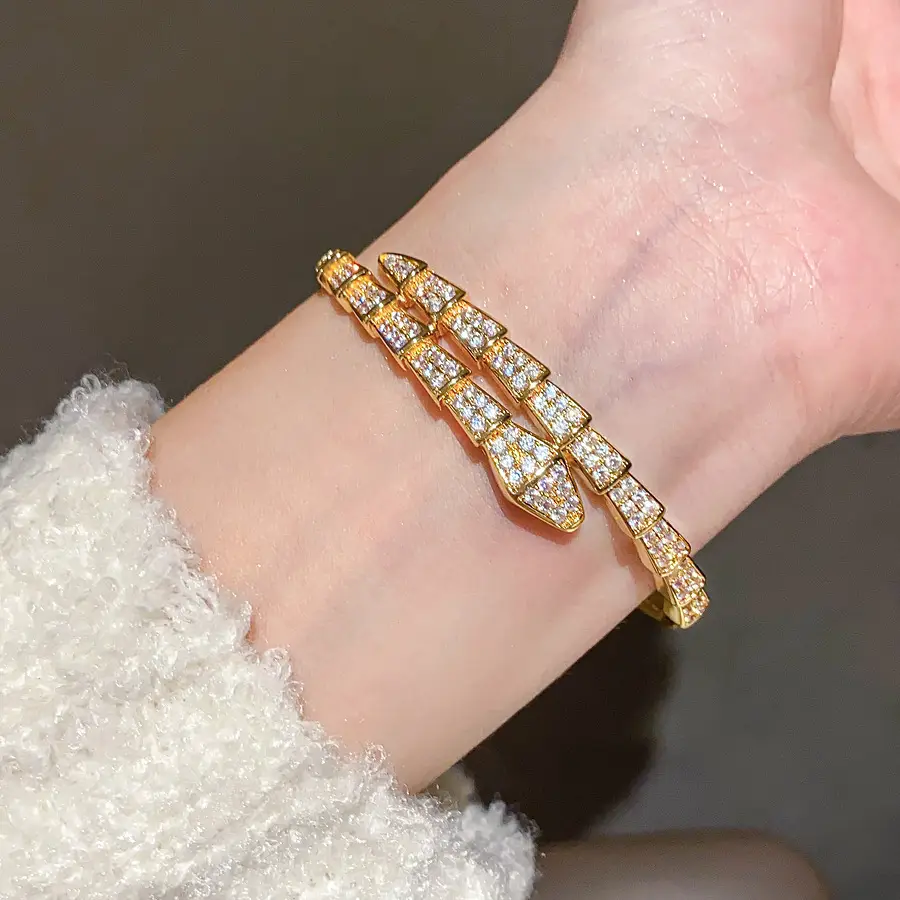 18K Real Gold Electroplated Snake-Shaped Splicing Buckle Bracelet Retro Fashion Elegant Bracelet Accessible Luxury High-End Jewelry for Women — feature 12