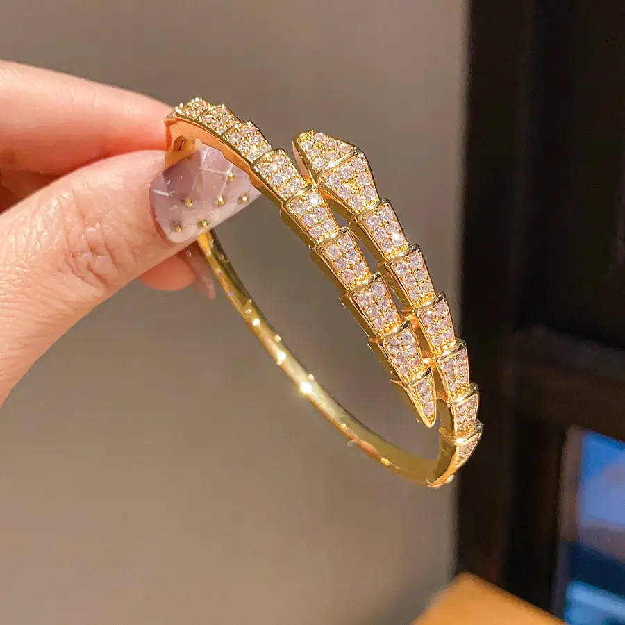 18K Real Gold Electroplated Snake-Shaped Splicing Buckle Bracelet Retro Fashion Elegant Bracelet Accessible Luxury High-End Jewelry for Women — feature 21